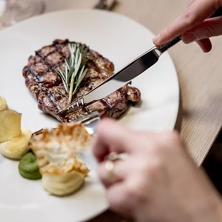 Tante Trude Отель *