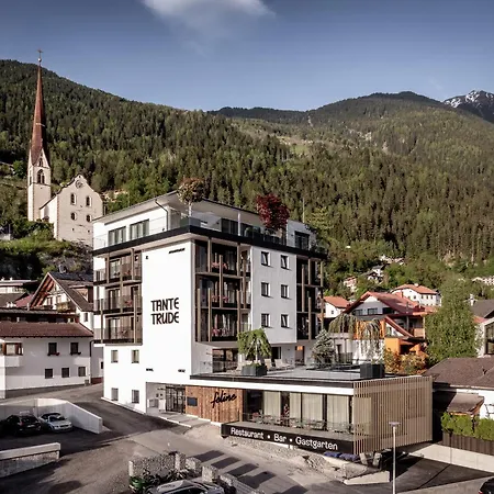 Tante Trude - & Apartments, Oetz