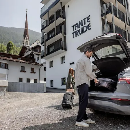 Hotel Tante Trude Oetz