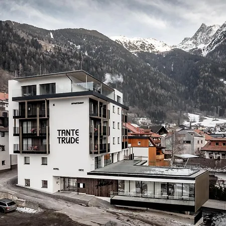Tante Trude - & Apartments, Отель